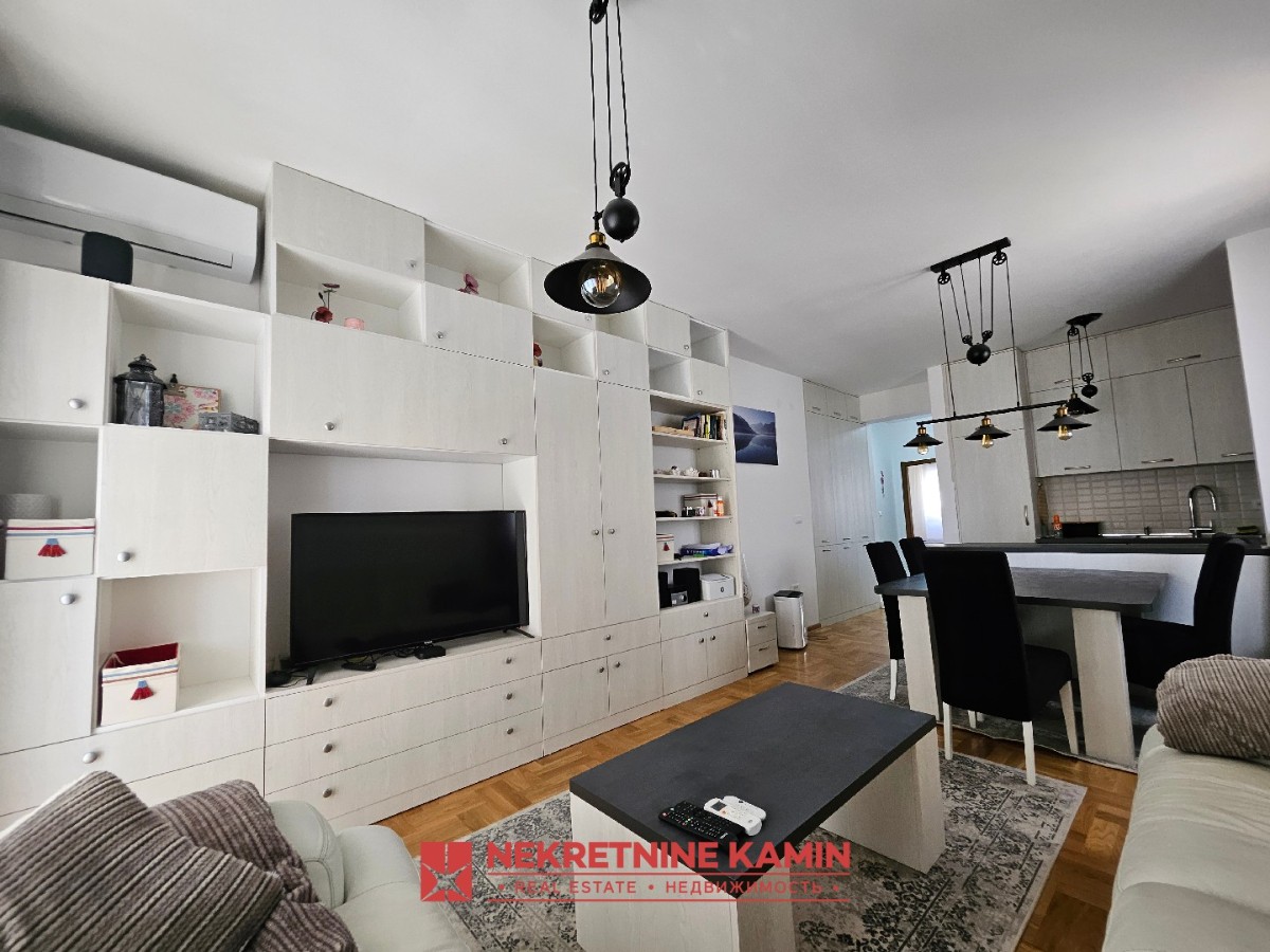 Trosoban stan, 2 kupatila, 2 ostave, parking, nov, Budva, Rozino 